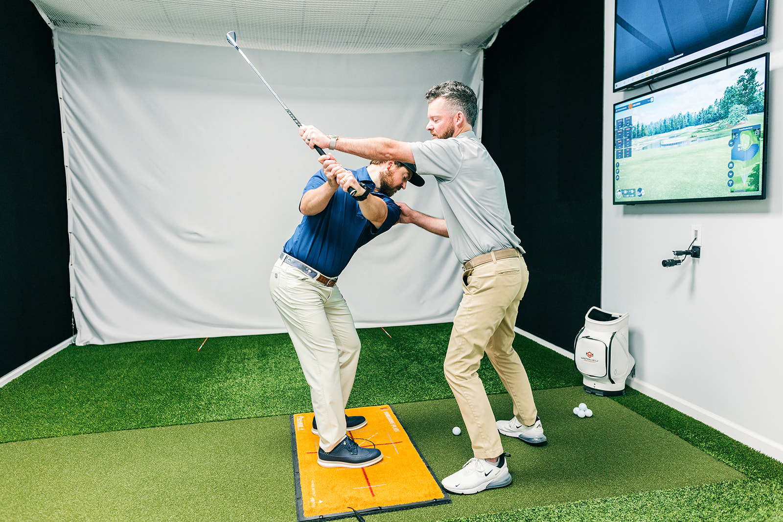 Full swing coaching with launch monitor feedback at MGP