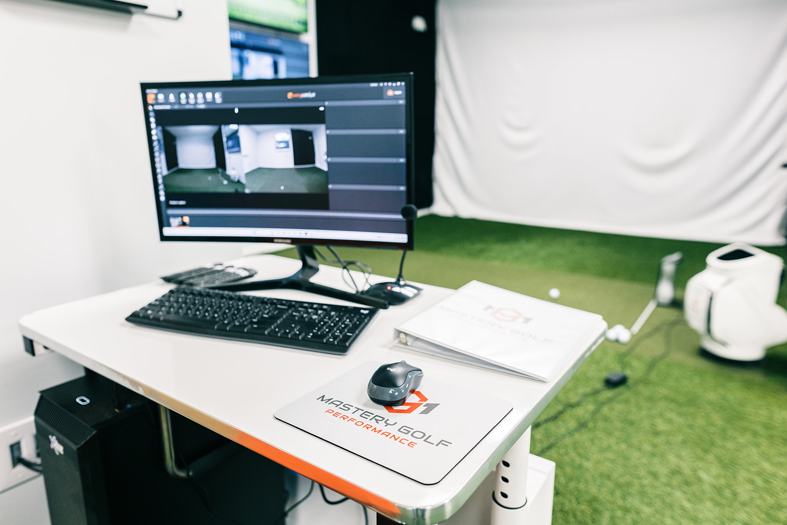 Indoor practice bay at Mastery Golf Performance